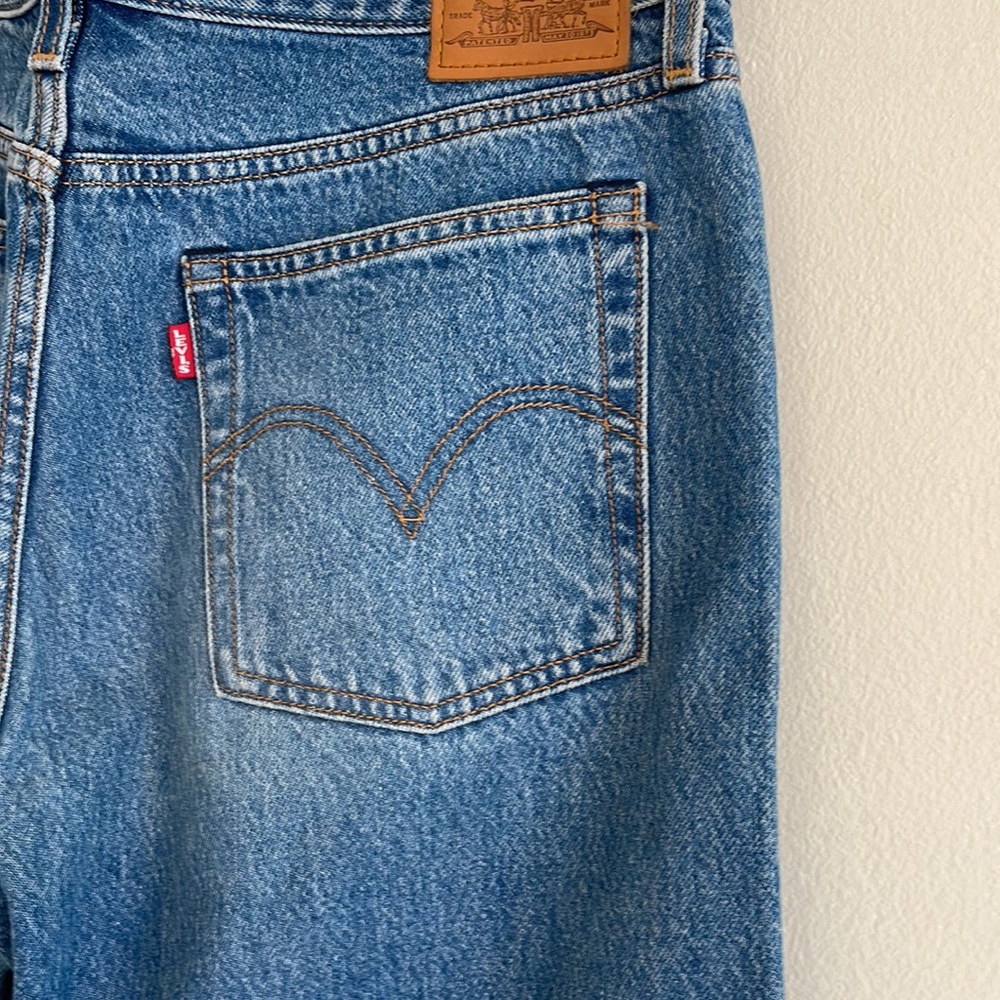 Levi’s Premium Wedgie Jean | High Rise | Size 31 - Picture 11 of 13